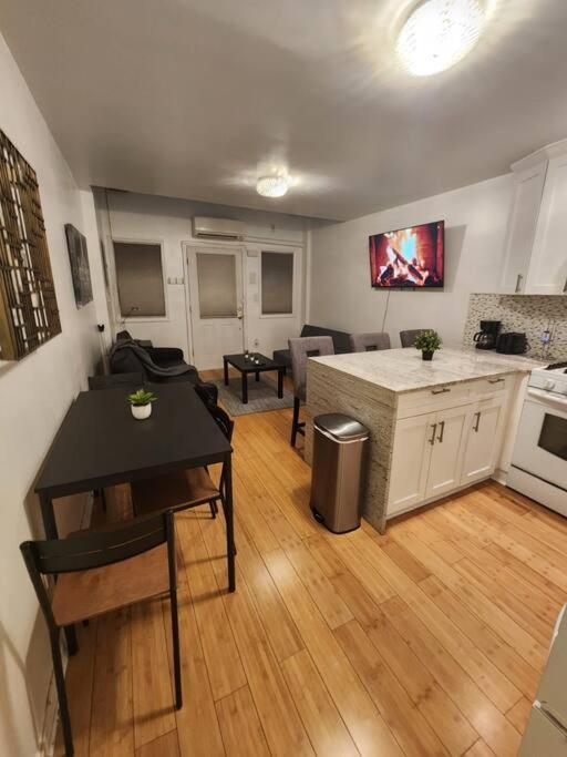 Cosy Modern Home Mins To Nyc! Union City Exteriör bild